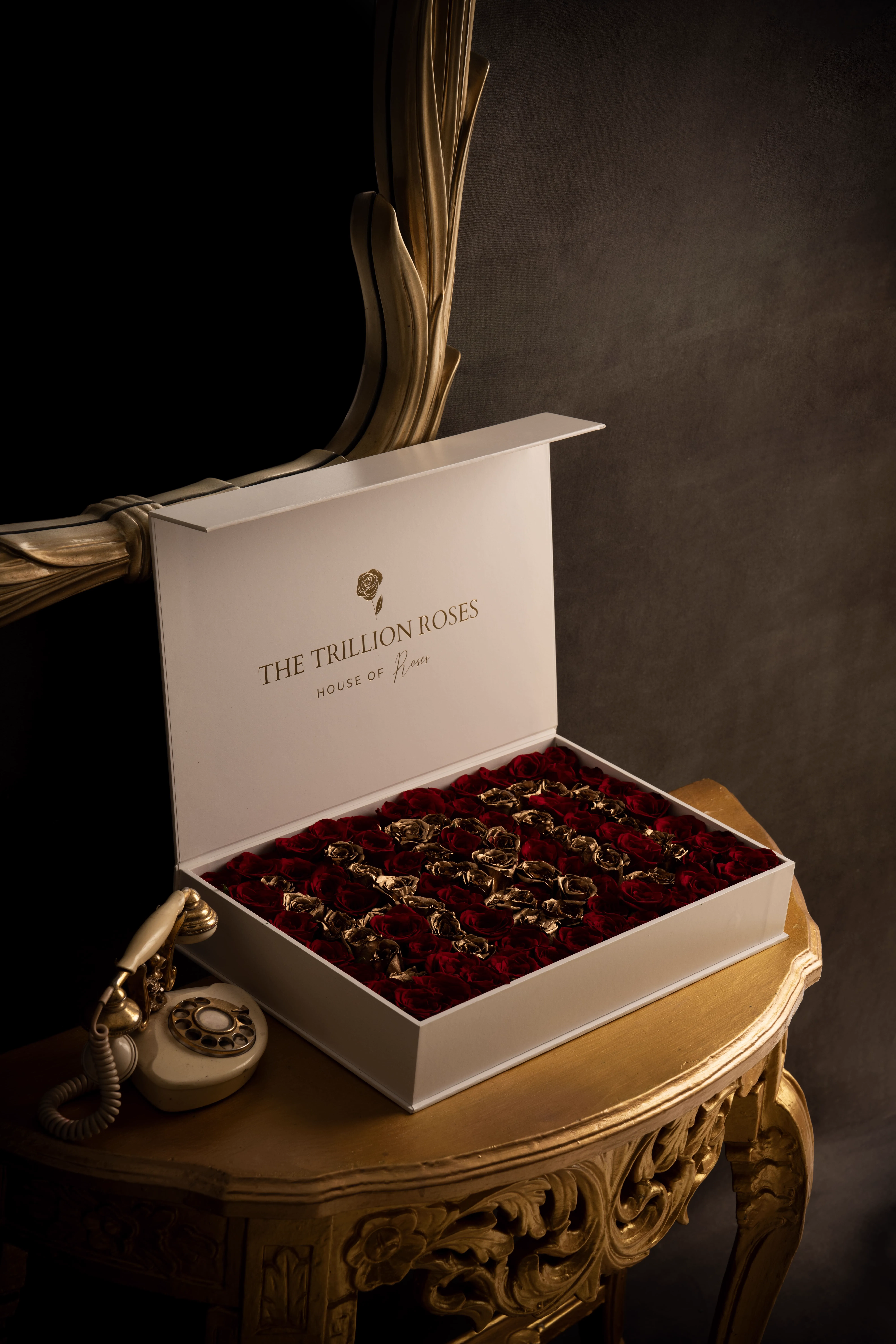 Bed of Roses White Box - Red