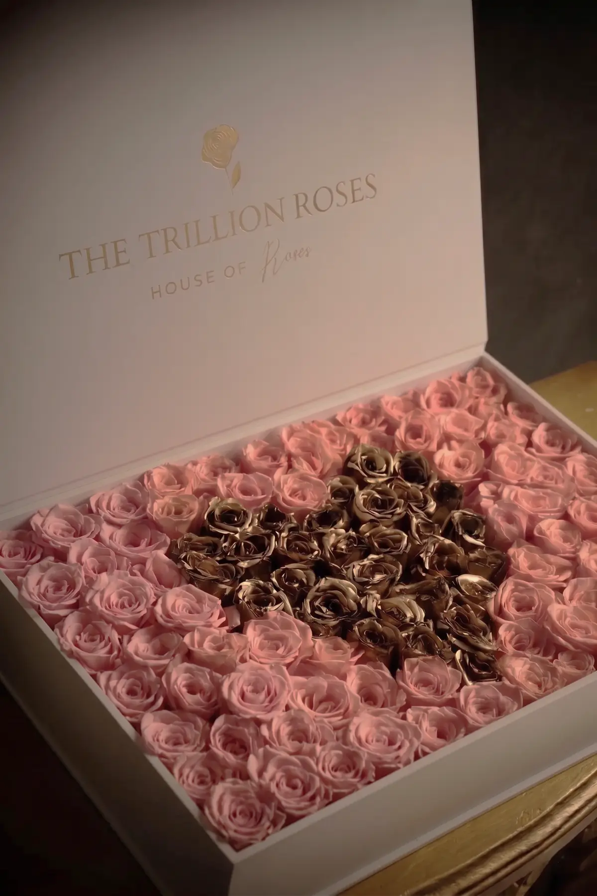 Royal Heart White Box view 2
